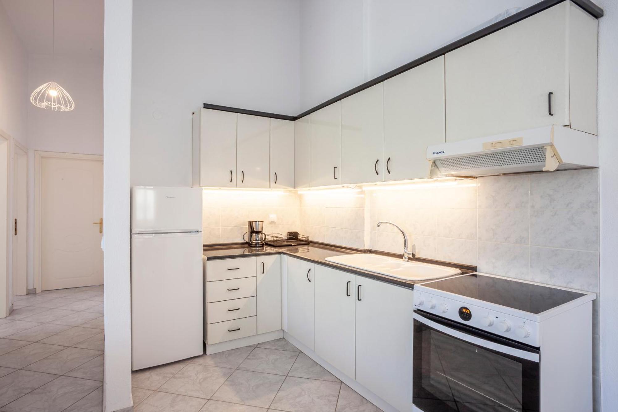 Aris Luxury Apartments Пефкохори Экстерьер фото