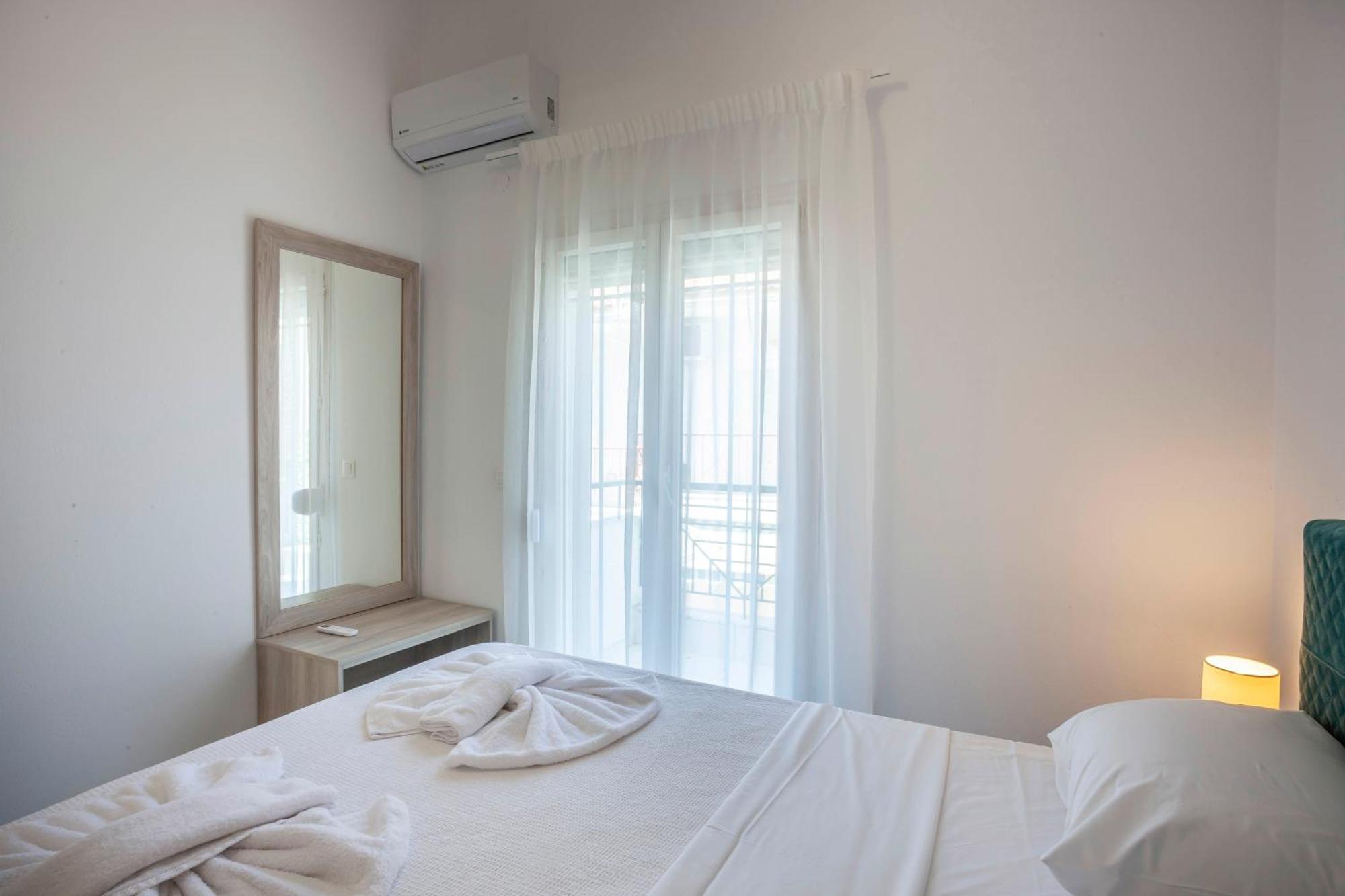 Aris Luxury Apartments Пефкохори Экстерьер фото