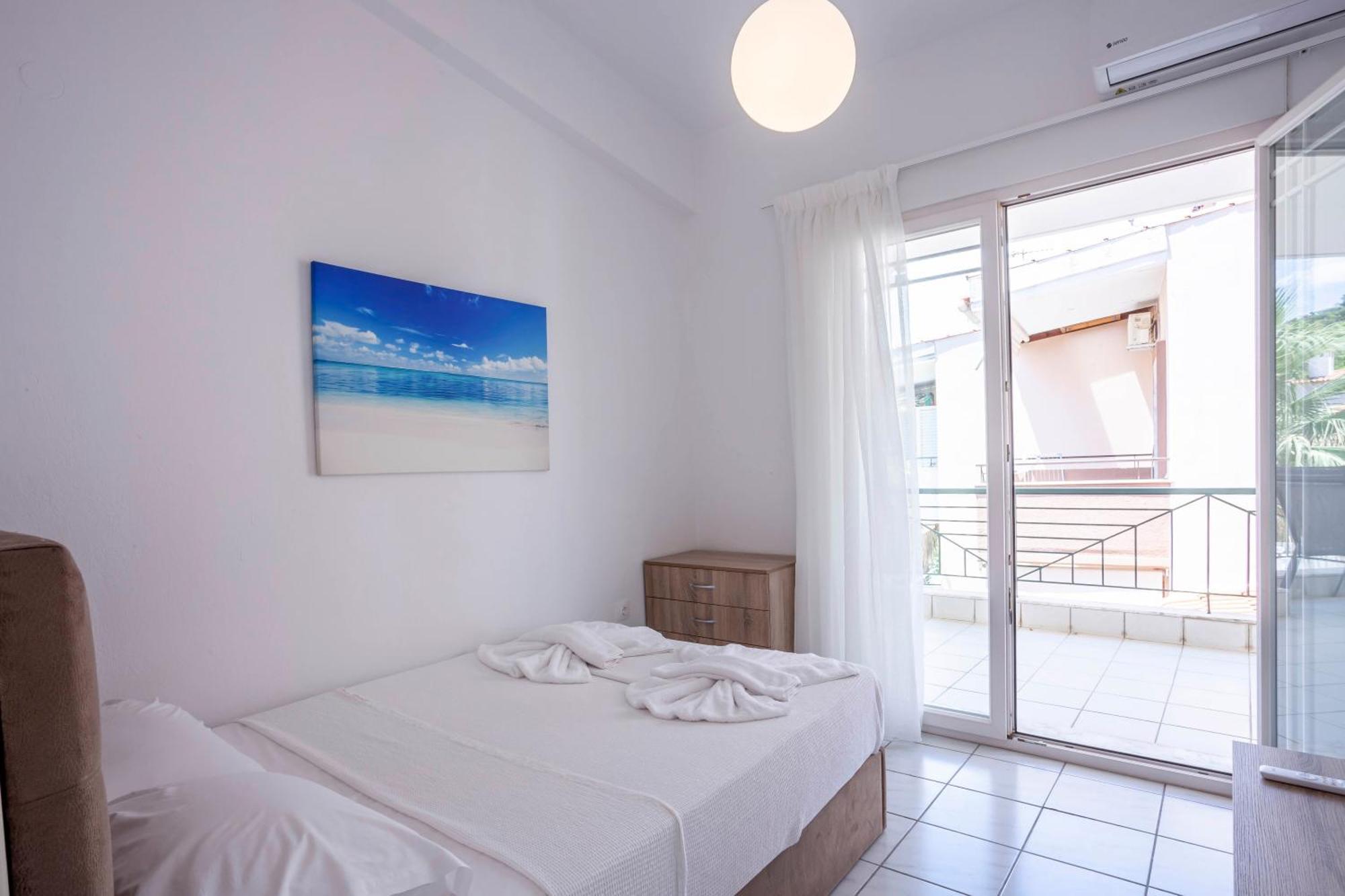 Aris Luxury Apartments Пефкохори Экстерьер фото