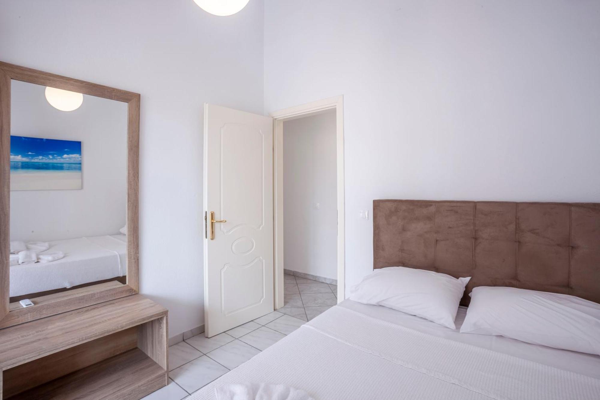Aris Luxury Apartments Пефкохори Экстерьер фото