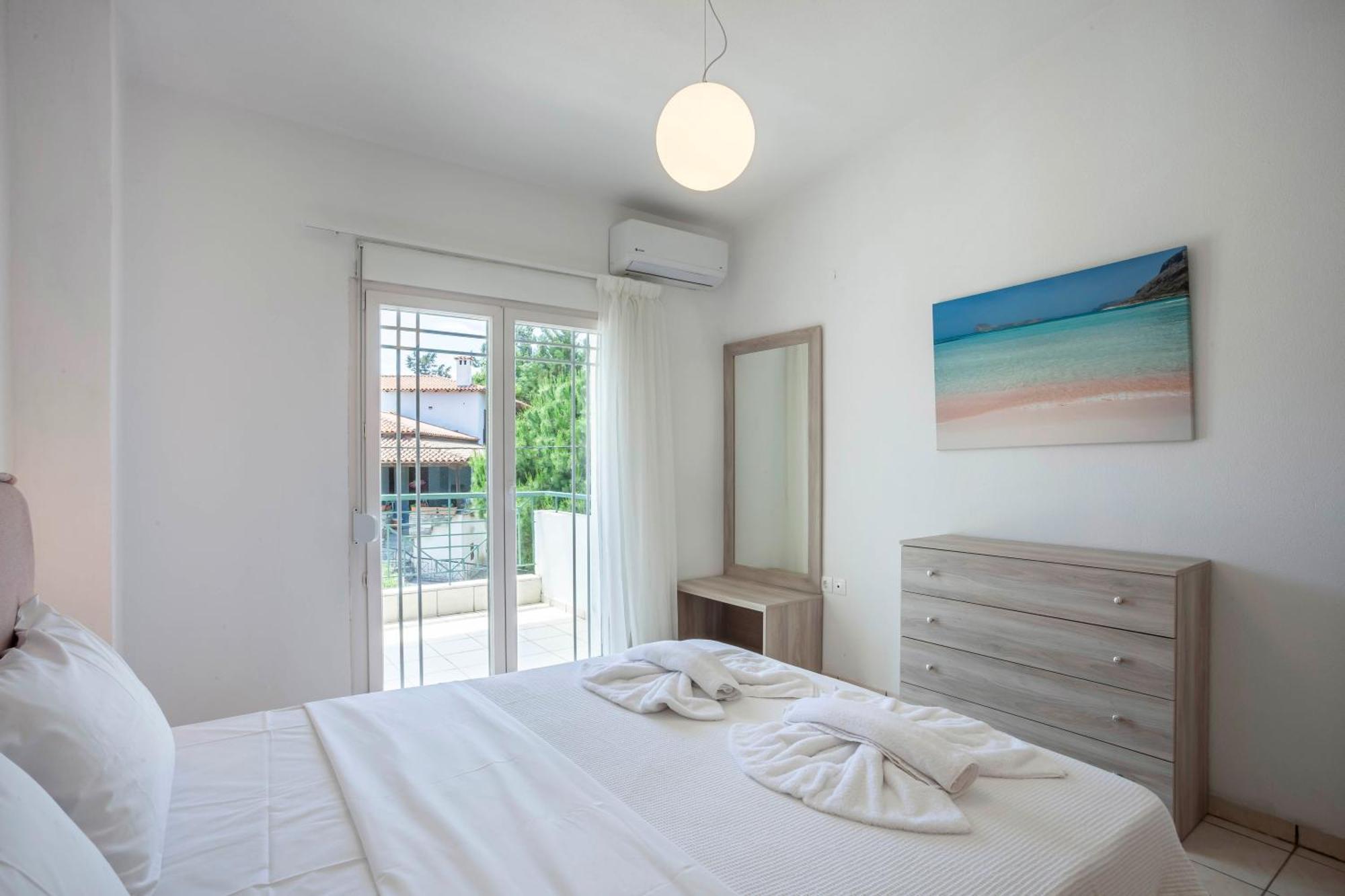 Aris Luxury Apartments Пефкохори Экстерьер фото